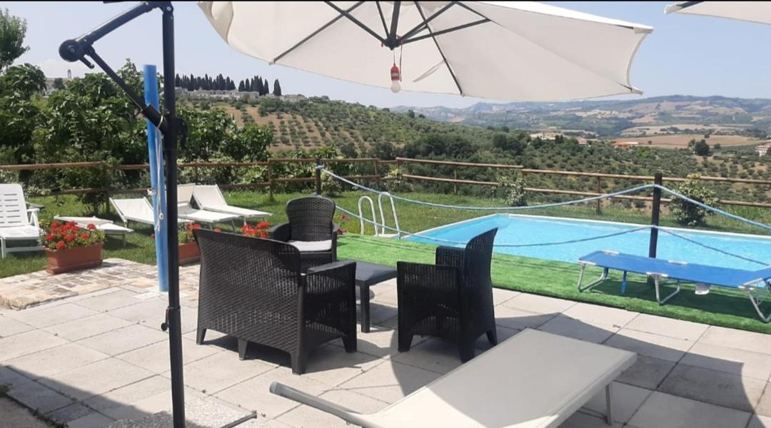 B&B La Casa In Campagna Collecorvino 외부 사진